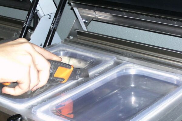 Traysealer do pakowania tacek lavezzini VG 600 LCD-3750